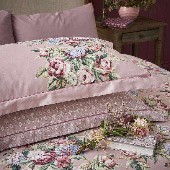 Laura Ashley Pembrey Mulberry Duvet Cover and Pillowcase Set – Casa-fabrics